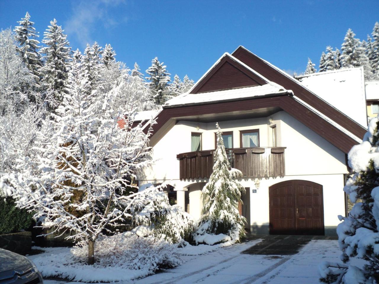 Bed and Breakfast Pr'Simi à Golnik Extérieur photo